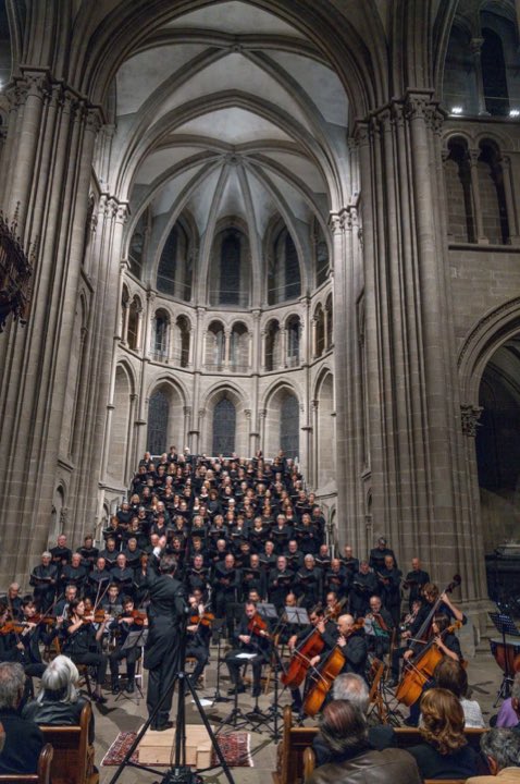 tolmajian's tweet image. 🇦🇲🇨🇭🎶 Retour en images sur le magnifique Concert de la Résilience à la Cathédrale Saint-Pierre de #Genève.
Heureuse d’y avoir retrouvé le Conseiller national Nicolas Walder et Carine Bachmann, directrice de l’Office fédéral de la culture🇨🇭.
Merci à Luc Baghdassarian, à son…