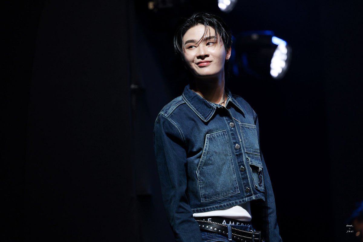 พี่ไม่ไหววว 🔥🇹🇭❤️

#DutchMillxBUS
#DutchMillPowerBUSstation
#THAIchayanon
#BUSbecauseofyouishine