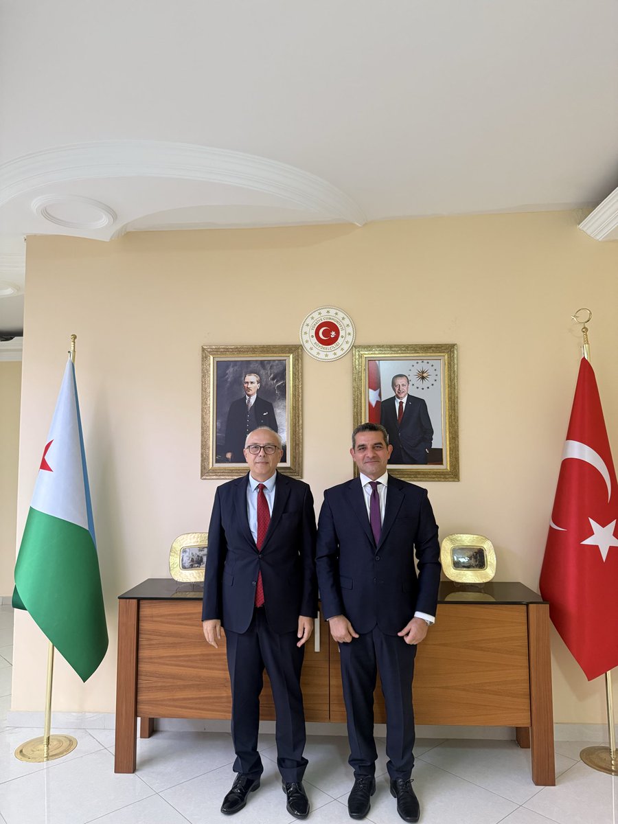 TC_CibutiBE's tweet photo. It was a pleasure to host H.E. Mr. AbdelRahman Raafat, the newly appointed Ambassador of Arab Republic of Egypt at our Embassy.
We extend our wishes for great success and a fruitful tenure in Djibouti. 🇹🇷🤝🇪🇬 https://t.co/RbqHMC1doy