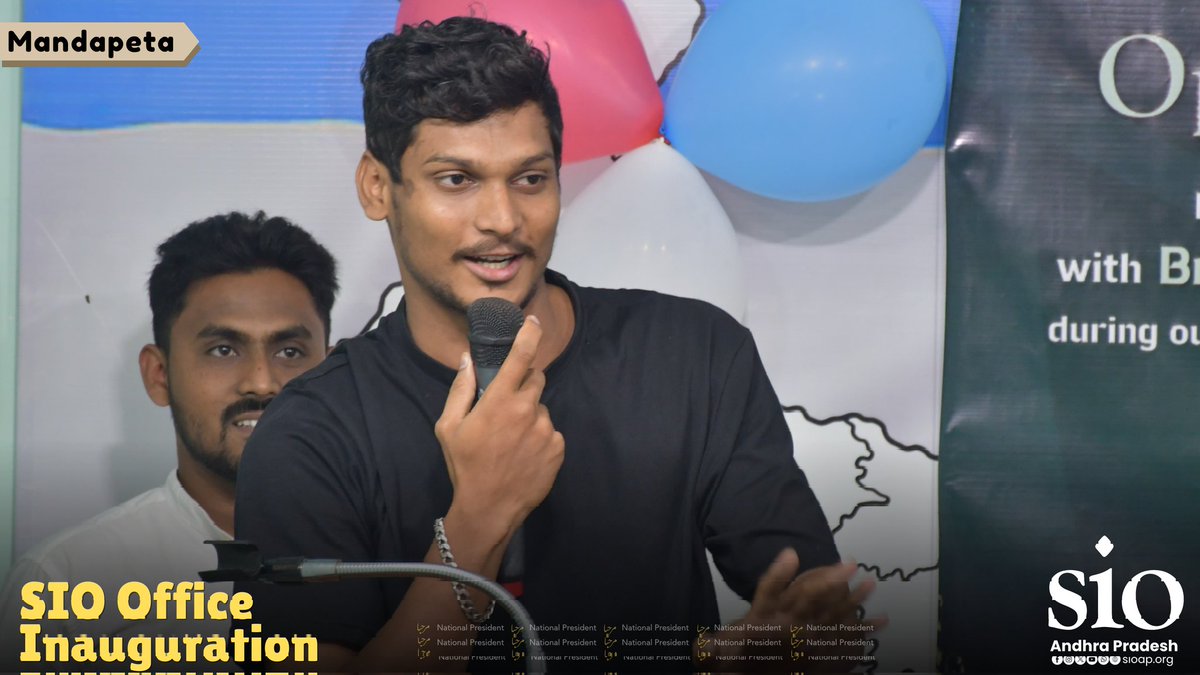 SIO_AP's tweet image. On the occasion of the visit of Br. Abdul Hafeez, National President, SIO of India, the SIO Mandapeta Office was officially inaugurated.The event marked a new chapter of commitment, dedication, and service towards building an intellectually vibrant and morally strong society.