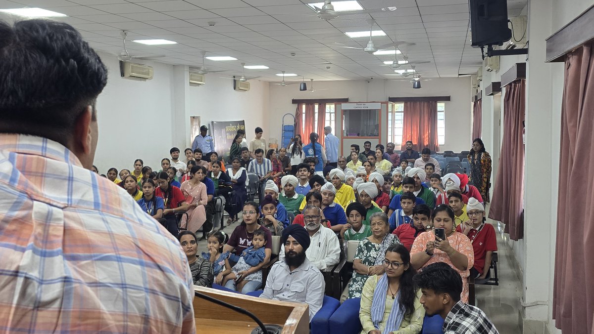 कुरुक्षेत्र पैनोरमावं विज्ञान केन्द्र, कुरुक्षेत्र में आज पोलियो जागरूकता अभियान का आयोजन किया गया। इस कार्यक्रम के दौरान श्रीमती नेहा, सामाजिक कार्य विभाग, कुरुक्षेत्र विश्वविद्यालय ने “कारण, निदान एवं जागरूकता” विषय पर एक लोकप्रिय विज्ञान व्याख्यान प्रस्तुत किया।