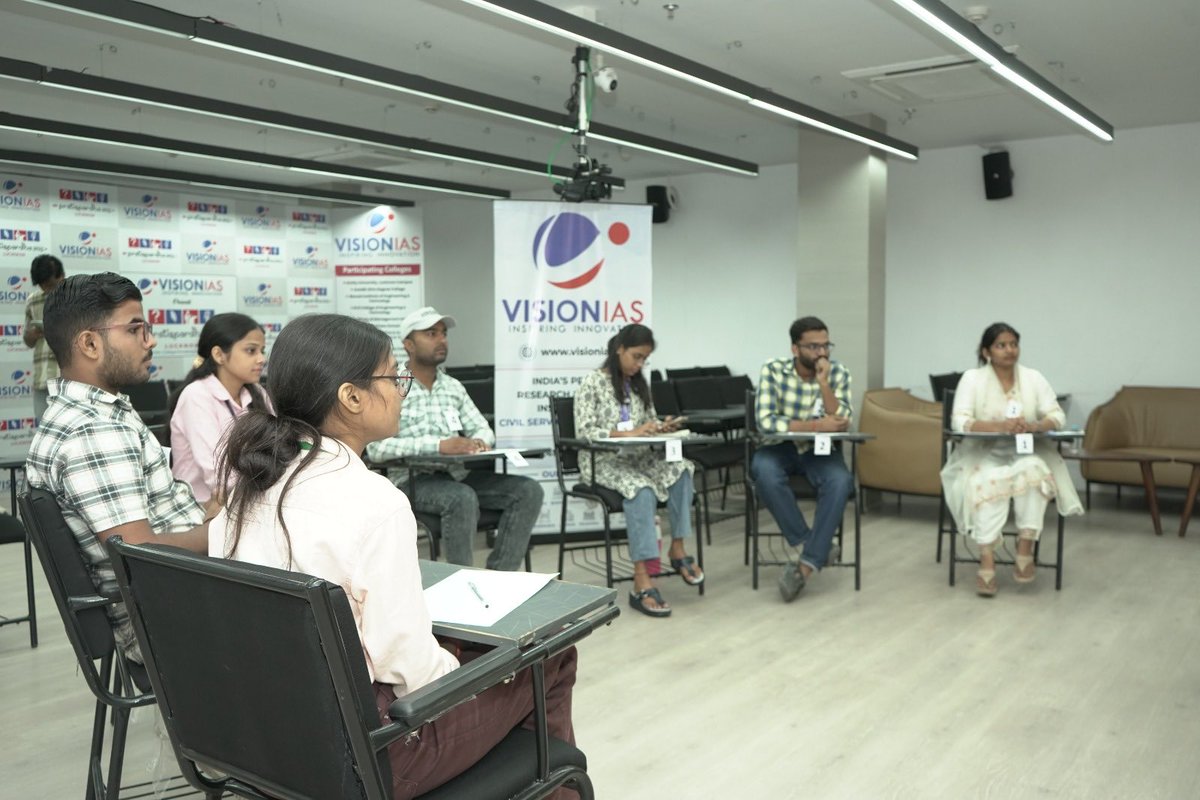 Vision_IAS's tweet image. 🤝 The Group Discussion round of Pratispardha 2025 at VisionIAS Lucknow concluded on an exciting note, showcasing collaboration, critical thinking, and persuasive communication.
Next up: a session on Careers in Civil Services
#Pratispardha2025 #VisionIAS #VisionIASLucknow