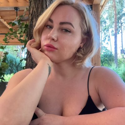 Schalenbergh's tweet photo. #NewProfilePhoto 🌸
#blonde #psychologistlife #lifestyleblogger https://t.co/LCVucVQ32t
