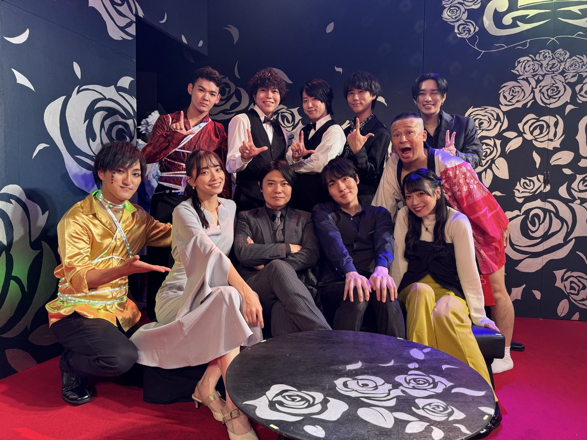 #ビタナイ2025 
5日目ありがとうございました🍾
毎日色んなことが起きて、
笑いが絶えない幸せなホストクラブですね🙂‍↕️
来てくださって、チェキも、
ありがとうございます！

明日はいよいよ千秋楽！
どうなってしまうのか...
オーナー代理として最後まで全力で頑張ります❤️‍🔥