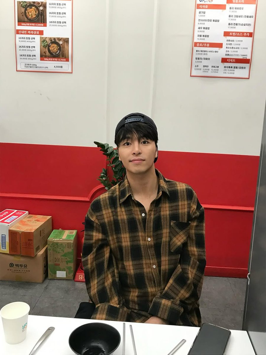 juneeeeeeya IG #쿠스타그램

와 이 존잘 차카니 누군데