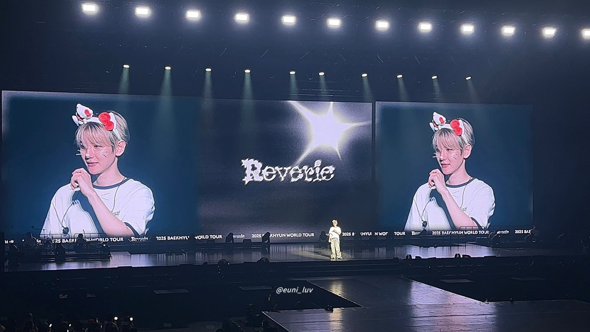 euni_luv's tweet photo. 251012 Reverie KOBE
#BAEKHYUN #백현

잘생긴 키티 https://t.co/qa2Coy1kDw