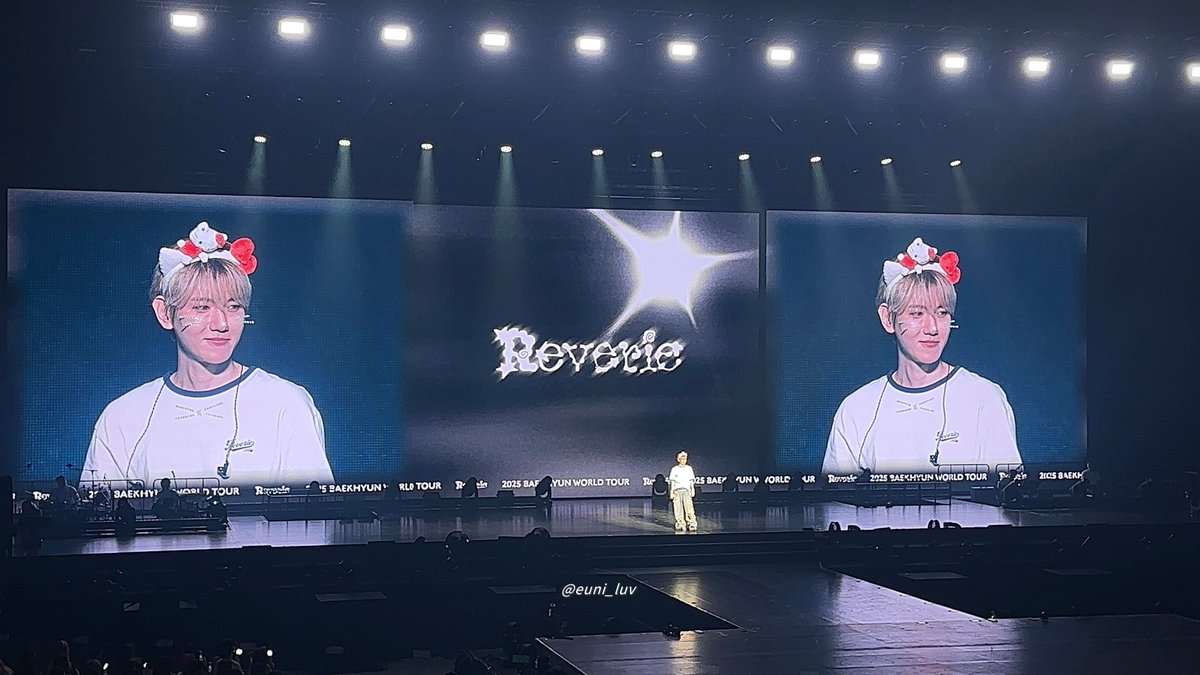 euni_luv's tweet photo. 251012 Reverie KOBE
#BAEKHYUN #백현

잘생긴 키티 https://t.co/qa2Coy1kDw