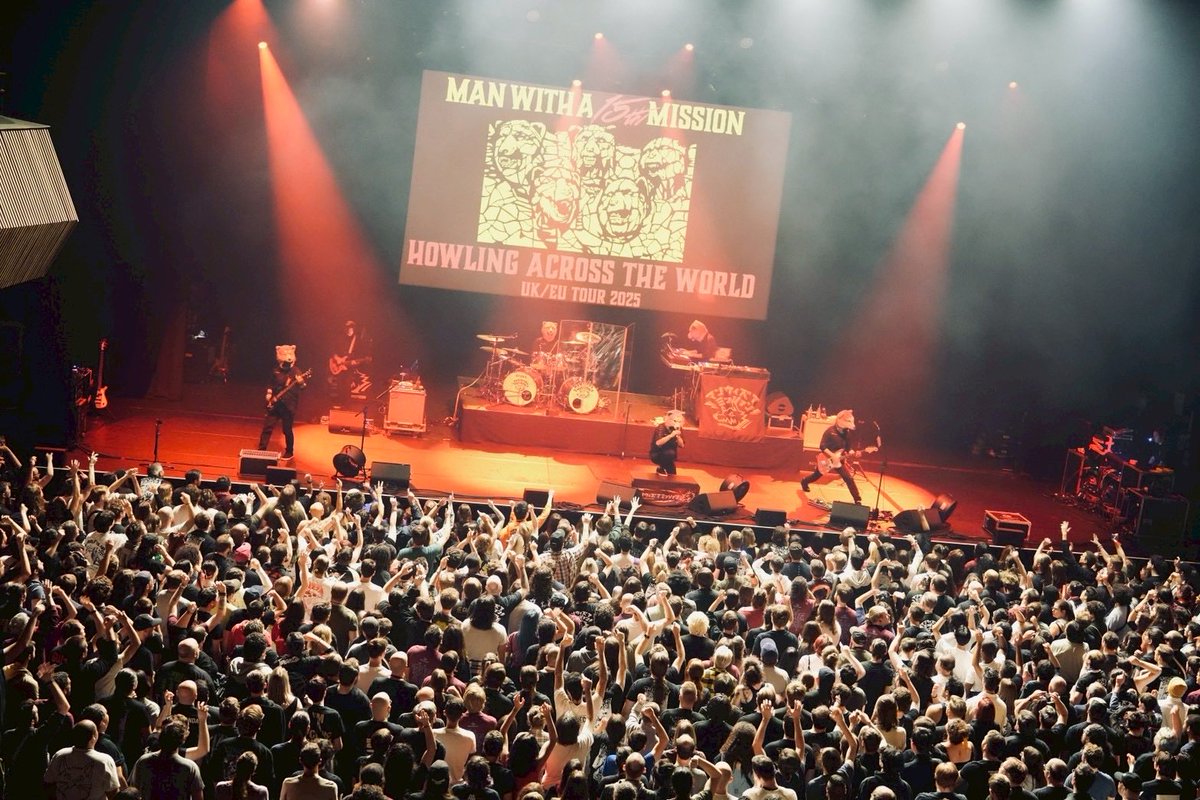 H.A.T.W. TOUR 2025
📍 Salle Playel, Paris!

Another Amazing night in Paris! Merci! 🖤🐺🇫🇷

🎫 Tickets for the rest of the tour: MWAM.lnk.to/live2025