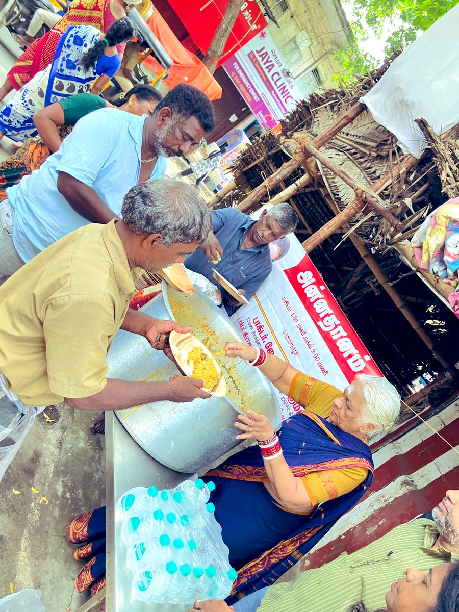 DrJSROfficial's tweet image. A heartfelt thank-you to my Lifeline family, friends, and well-wishers who stood shoulder to shoulder to make today’s Annadhanam possible.

Your dedication, friendship, and quiet strength turn compassion into action.
It is a blessing to walk this path with such noble souls —…