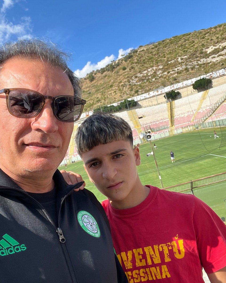 Paky1971's tweet photo. Forza #Messina sempre! #messinareggina #avantiscudati #reggiomerda #sciottoshit https://t.co/iUucOXH0Iu