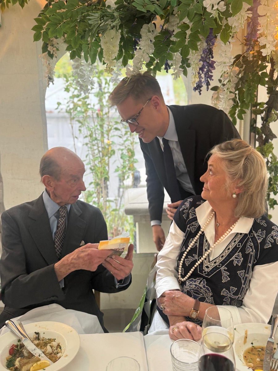 implmaterial's tweet image. 🇬🇧 🇵🇱 The Duke of Kent at 90 

On 10 October, TRH The Duke of Kent &amp;amp; Prince Michael of Kent attended a Luncheon at the Ognisko Polskie (Polish Hearth Club) organised by Barbara Kaczmarowska Hamilton in honour of The Duke of Kent’s 90th Birthday.

“During the event we sung “May he…