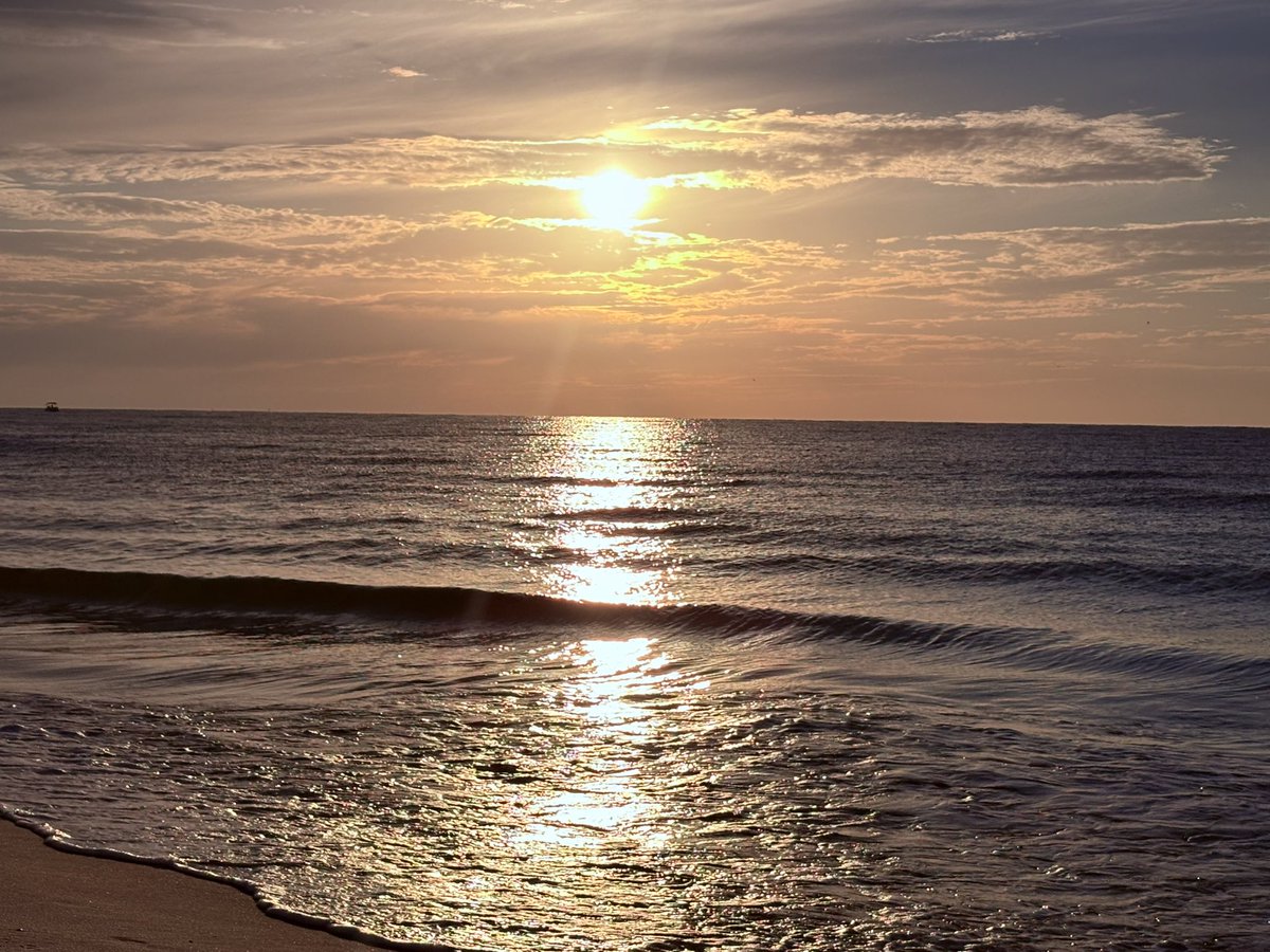 KGuthary's tweet photo. @spann Beautiful Sunday morning at Orange Beach ! https://t.co/uLC5nwZAXD