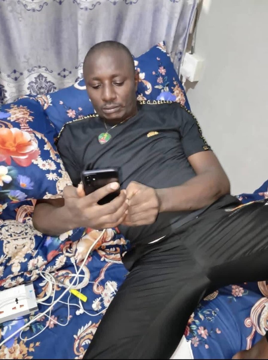OzorNdiOzor's tweet image. A presidential pardon was granted to kidnappers kingpin Kelvin Prosper Oniarah.
His operations spanned six states—Delta, Edo, Rivers, Abia, Benue, and Oyo—with detention camps in Warri and Kokori (Delta), Ugbokolo (Benue), Benin City (Edo), and Aba (Abia).
Among his most…