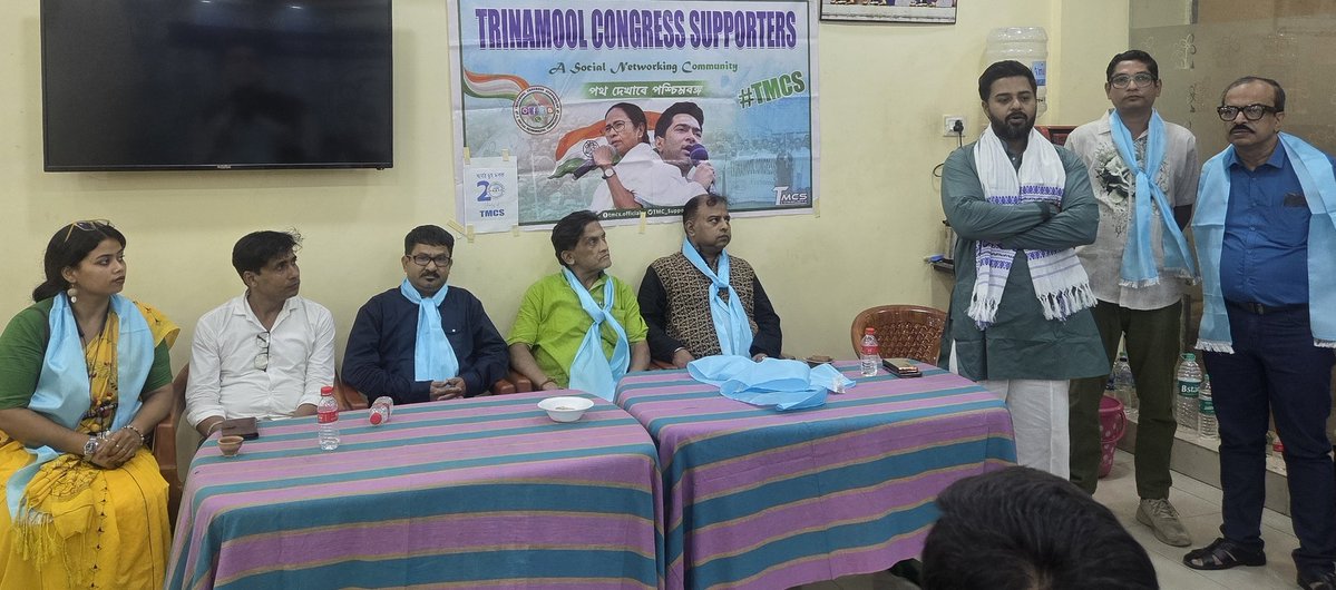 TMC_Supporters's tweet image. গিরিশ পার্কে TMCS কমিউনিটির উদ্যোগে বিজয়া সম্মিলনী চলছে .
@abhishekaitc
@AITCofficial
@MrityunSpeaks
#TMCS #20YrsTMCS #SubhoBijaya