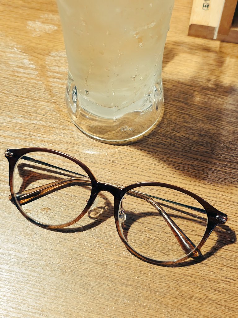 HHH_Halka's tweet image. 本日はありがとうございました！
分身メガネをDJ台に置いてもらって
HHH×MM×ST
にしてもらいました
ガチ泣きました