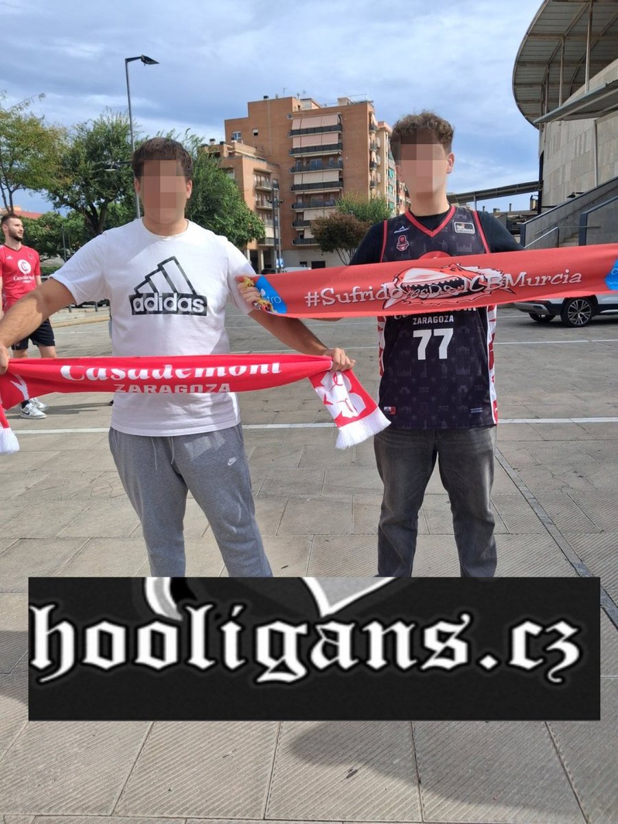 12.10.2025🇪🇸 Badalona.
UCAM Murcia Sufridores and Casademont Zaragoza ultras wait for Joventut Indepe Ultras, they don't come and don't answer phone calls for fighting.