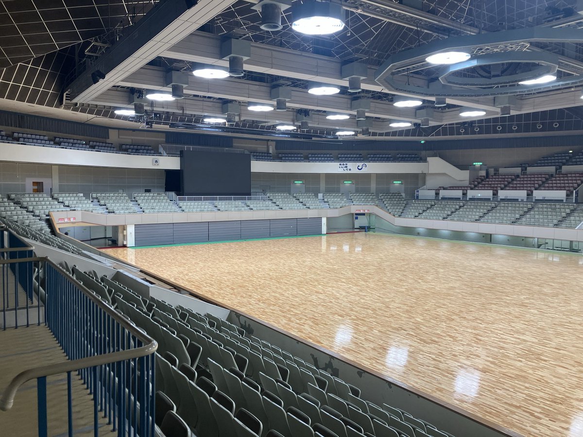 昨日🏓大阪、東京オープン予選。娘目指すは東京3枠。（大阪は新日本と被る）
結果ベスト8。しかし3枠から辞退でるかも、残ってと。いや、うち8よ。4が繰り上げでは？4も辞退かもと。かも？大人の事情か知らんけど最後まで分からぬまま待機。で、謎の1枠を謎の３人リーグで結局負けて😆1番最後に退場。