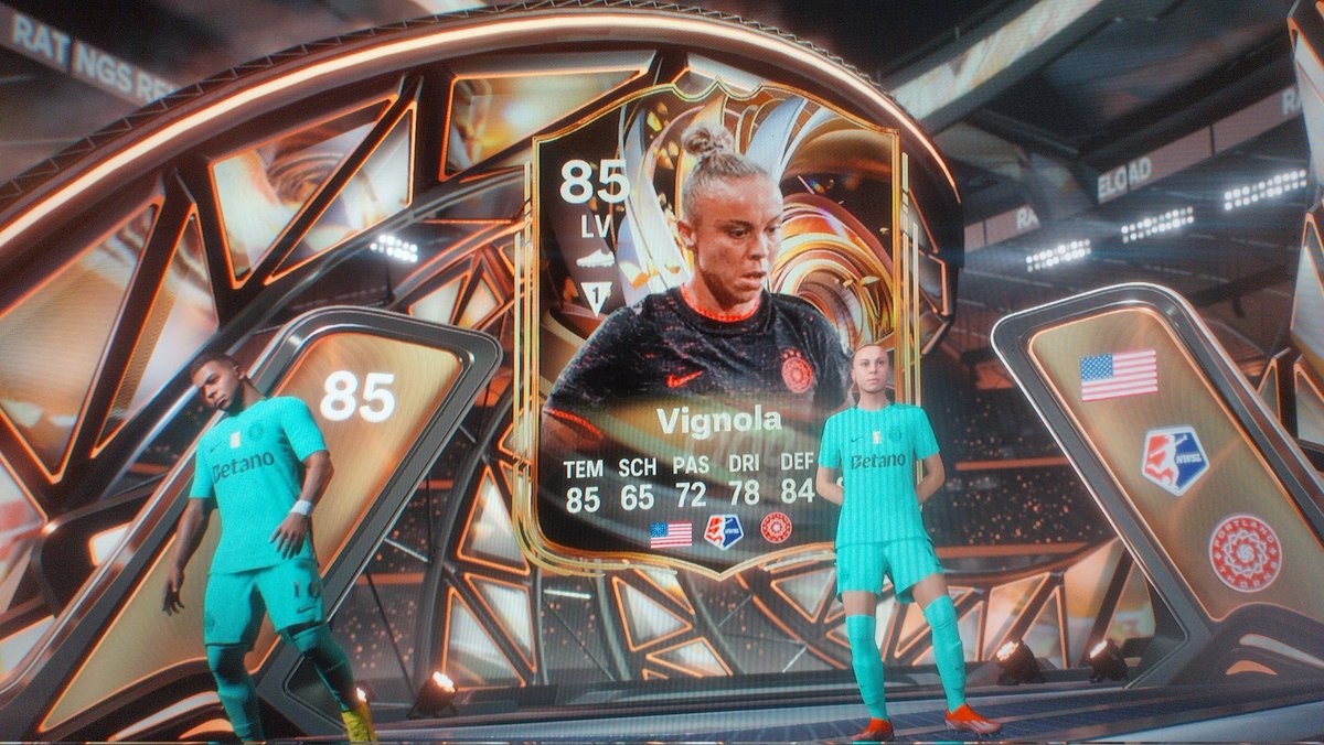 muzel87's tweet photo. @TheFUT_Universe The guy on the left was really nice https://t.co/CHhiMSkJ1T