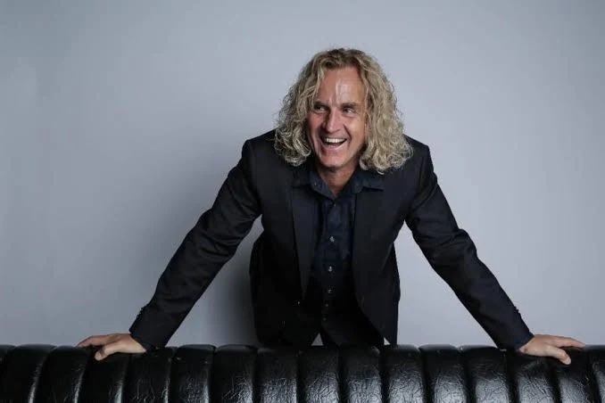 just gotta say, jason scheff has an amazing fn voice! “will you still live me” from chicago still kicks ass!