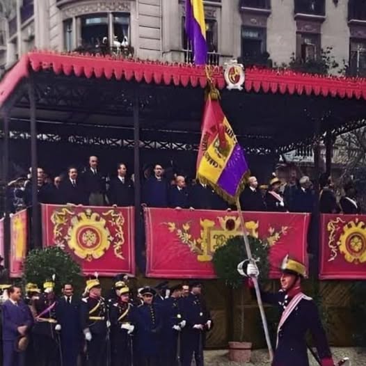 Eco Republicano (@ecorepublicano) on Twitter photo La primera vez que se celebró el #DiadelaHispanidad fue en Madrid en la Academia Española de la Lengua, el 12 de octubre de 1935, durante la Segunda República Española. En ese acto se ensalzaron los lazos de fraternidad entre los pueblos de habla hispana, sin las connotaciones La primera vez que se celebró el #DiadelaHispanidad fue en Madrid en la Academia Española de la Lengua, el 12 de octubre de 1935, durante la Segunda República Española. En ese acto se ensalzaron los lazos de fraternidad entre los pueblos de habla hispana, sin las connotaciones