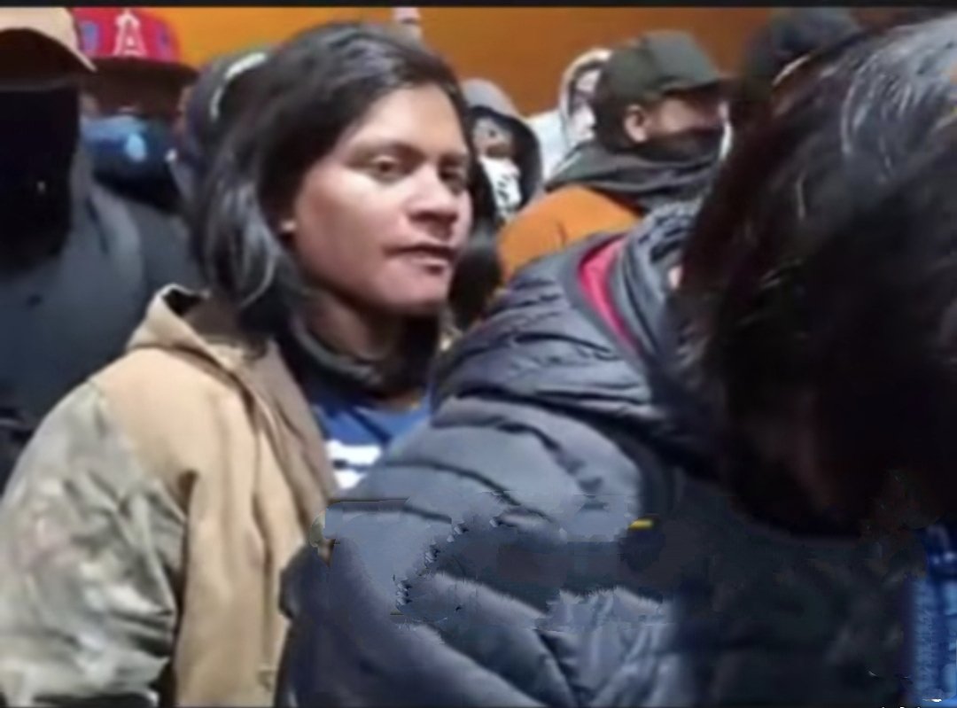 WILLARIPAY's tweet photo. Hoy 12/10/2025, 533 años de lucha y resistencia de los pueblos y nacionalidades cortaron el cabello de jóvenes indígenas de Otavalo que manifestaban ante medidas del gobierno de Daniel Noboa, que indignación, clara nuestra el inicio de una humillación prepotente de este gobierno https://t.co/3CBJo3fHUk