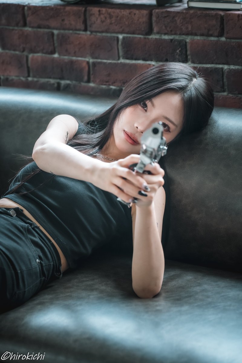 モデル：runa（るな）さん（<a href="/runa____cc/">runa（るな）</a>）                   
Studio：301 STUDIO                                        

‐ Portrait -    ”Gun  Action"   

#runa #るな #photomo撮影会 
#portrait #photograghy