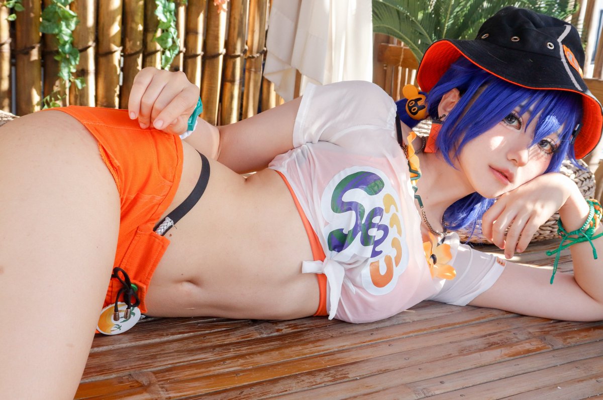 여름 다 지났는데 수영복 벨 올려도 괜찮아...?
#ZZZ #绝区零  ⛱️ 🌊