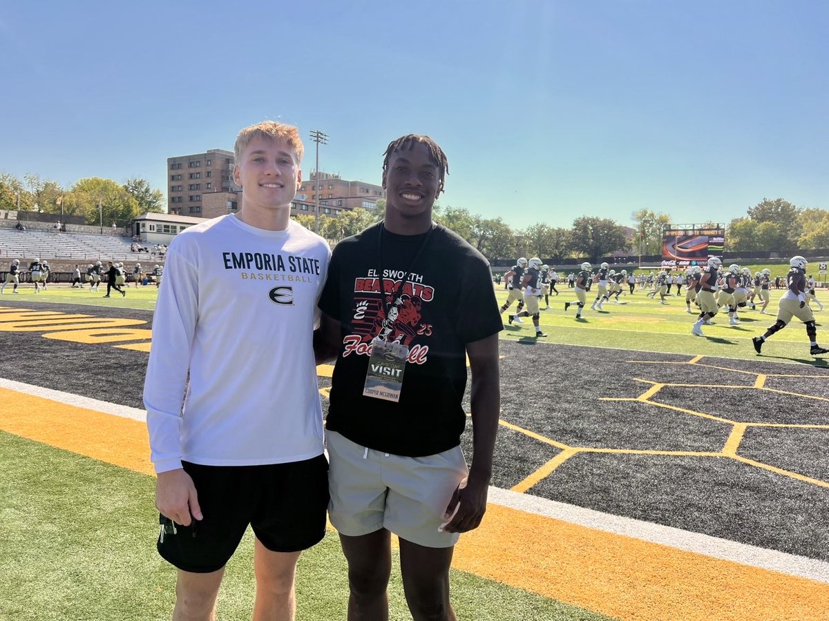 cravens_will's tweet photo. Had a great time meeting up with a former high school teammate! Hopefully we have a future Hornet! Goodluck the rest of the season @Cooper__McGowan! 
@esuhornetsfb @ESUSports @ESUMensBBall https://t.co/jCNdl8qd4U