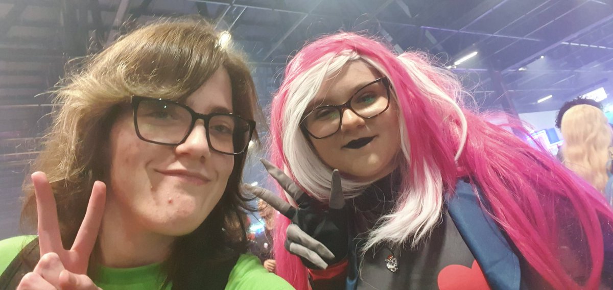 Found the radio demon (a comfort character) and Velvette!
Alastor: rhall_cos on Instagram
#BGS2025 #Cosplay #HazbinHotel