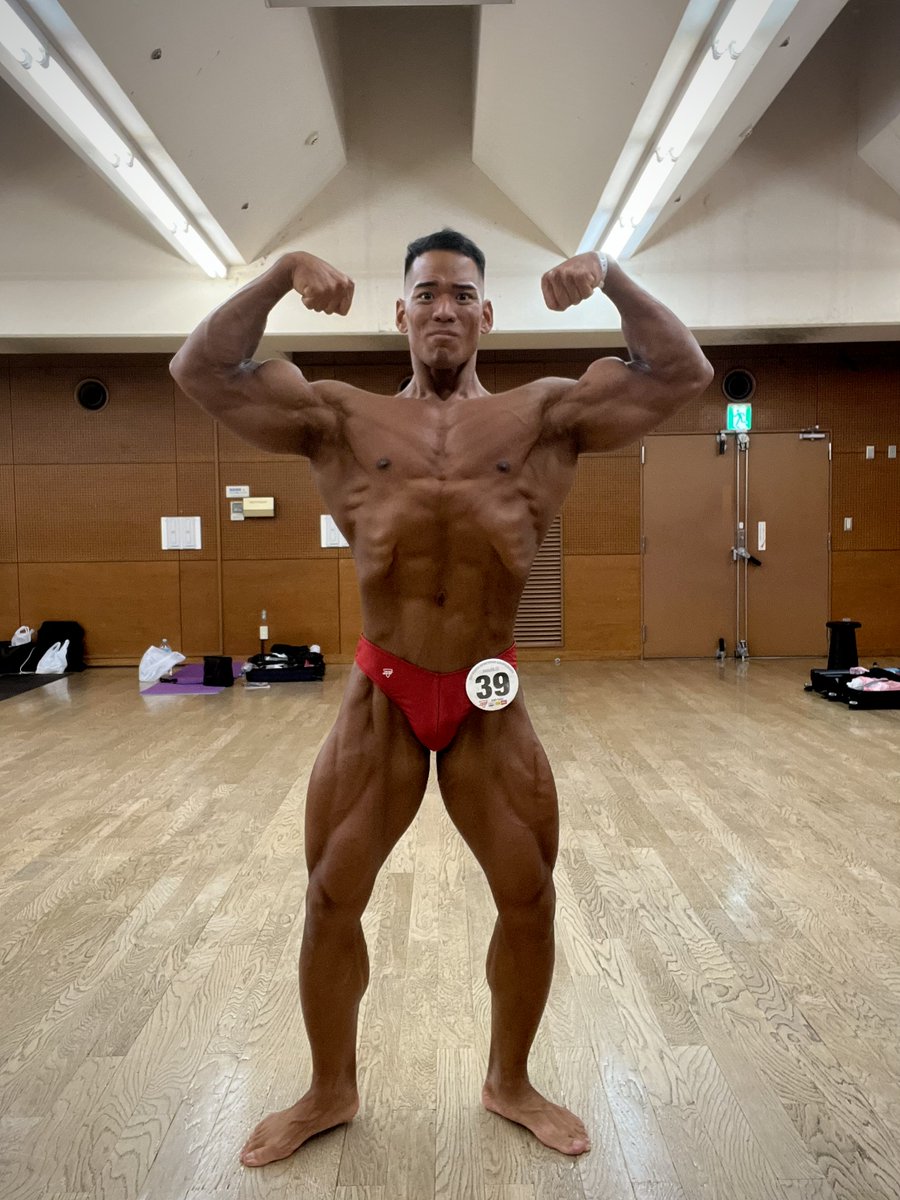 日本選手権13位
ほぼファイナリストの芳賀です

今日は沢山の応援ありがとうございました

1年間悔いのないトレーニング・調整をしてきました。その瞬間だけでも日本一追い込む事を目標に日々鍛えてました

未練はないですが、目標がファイナリストだったので素直に悔しいです

来年こそは必ず入ります