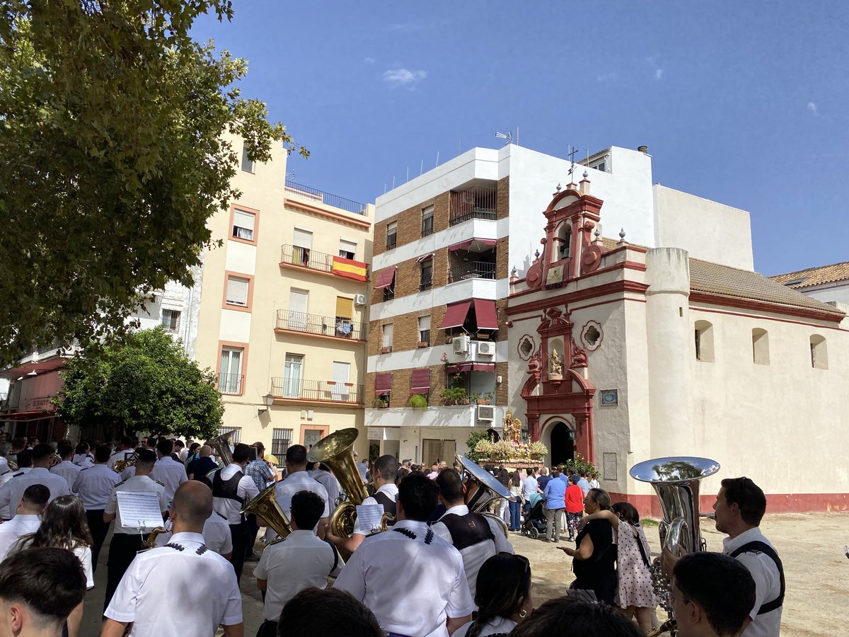 🕒 14:52

🔵 Entra 𝐍𝐮𝐞𝐬𝐭𝐫𝐚 𝐒𝐞ñ𝐨𝐫𝐚 𝐝𝐞𝐥 𝐑𝐨𝐬𝐚𝐫𝐢𝐨.

✝️ <a href="/hdadhumeros/">Hdad. del Rosario de los Humeros</a> 

🎶 Suena:
𝙍𝙤𝙨𝙖𝙧𝙞𝙤 𝙮 𝙋𝙖𝙯
𝙍𝙤𝙨𝙖𝙧𝙞𝙤 𝙙𝙚 𝙡𝙤𝙨 𝙃𝙪𝙢𝙚𝙧𝙤𝙨
𝘿𝙚𝙡 𝘽𝙖𝙧𝙧𝙞𝙤 𝙙𝙚 𝙡𝙤𝙨 𝙃𝙪𝙢𝙚𝙧𝙤𝙨
𝙃𝙞𝙢𝙣𝙤 𝙉𝙖𝙘𝙞𝙤𝙣𝙖𝙡

📲 #SuenaLaBMMA