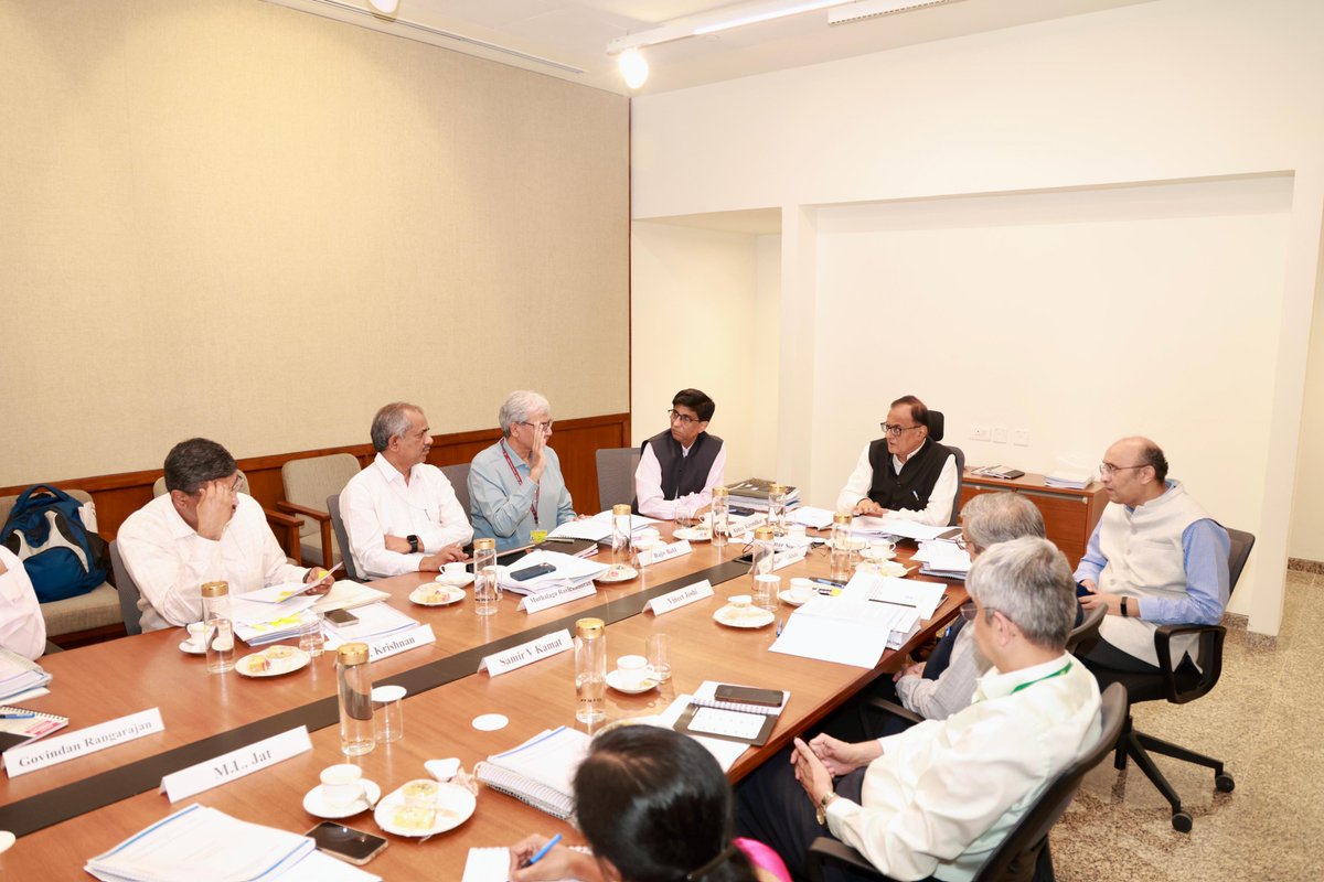 DSTIndia (@indiadst) on Twitter photo In a major step toward operationalizing the transformative #RDI Fund, <a href="/ANRFIndia/">Anusandhan National Research Foundation</a>'s Executive Council has approved the Special Purpose Fund, Implementation Guidelines & governance framework to boost private sector R&D & #innovation in sunrise domains.
🔗 pib.gov.in/PressReleasePa… In a major step toward operationalizing the transformative #RDI Fund, <a href="/ANRFIndia/">Anusandhan National Research Foundation</a>'s Executive Council has approved the Special Purpose Fund, Implementation Guidelines & governance framework to boost private sector R&D & #innovation in sunrise domains.
🔗 pib.gov.in/PressReleasePa…