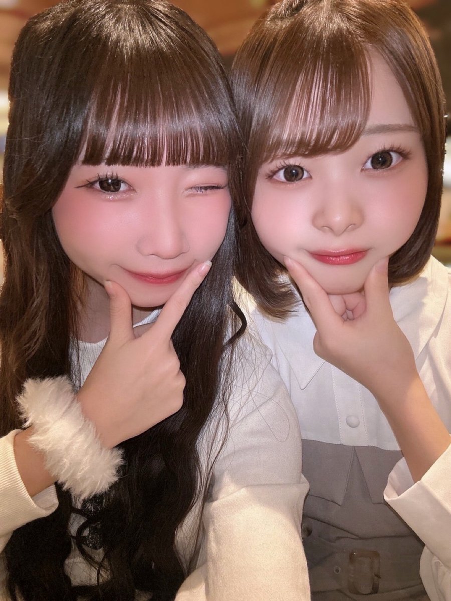lilygakukotone's tweet image. こんばんねん~🎶🌙*ﾟ

今日はみすずんとショッピング🛍した‼️
めっちゃ~楽しかったよ&amp;gt;  ̫&amp;lt;♩
また行こうねぇ💕

明日はライブ🎤
心斎橋kurageさんで⭐️
da-gashi☆さんエマちゃん生誕祭です🎉
ぜひ来てねぇ♡

おやすみ✧💚

~ことねん🎶~