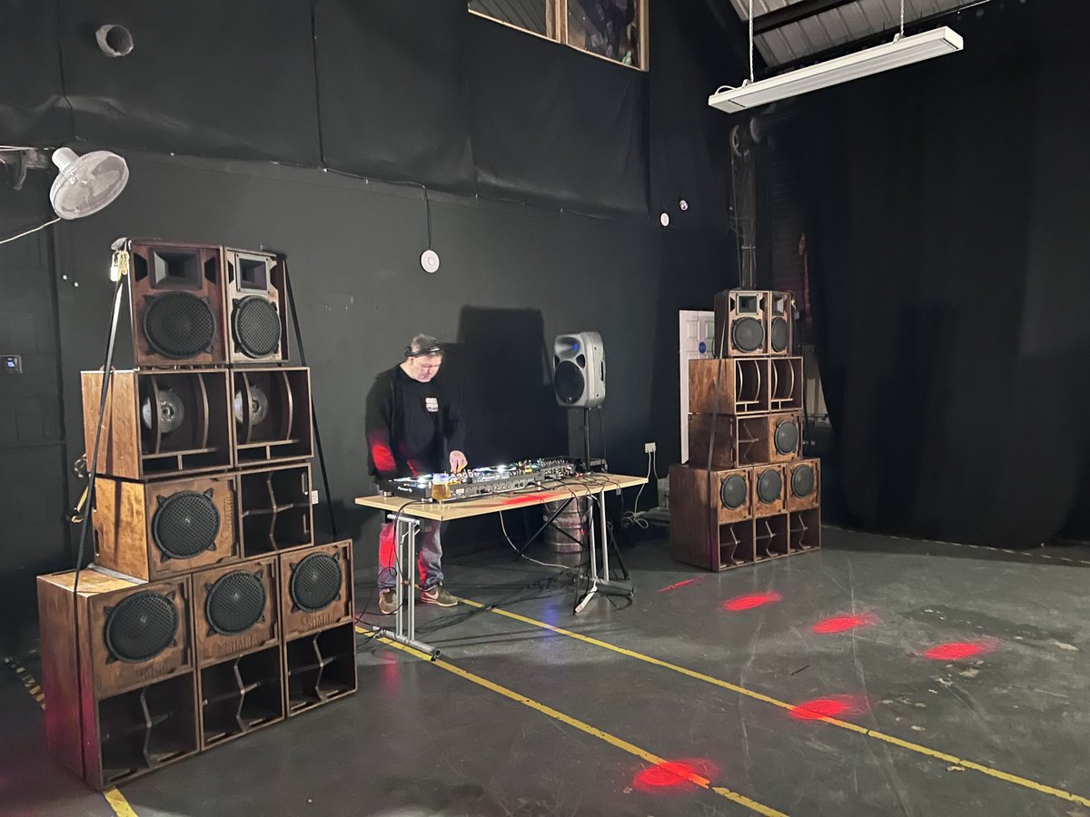 Storm from the east tweet media