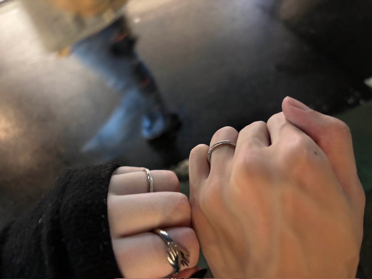 ちょっっっと前に彼氏とペアリング作った😊 😊 
この幸福感は今ある言語では表現することができない...