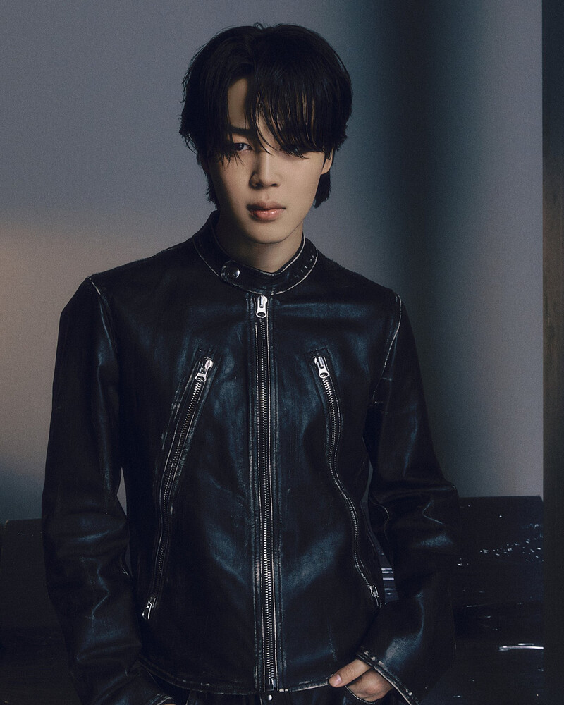 TheePopCore's tweet photo. Jimin is the first Korean/K-pop Soloist to reach #1 in the 65-year history of the Billboard Hot 100 with his debut song “Like Crazy,” which debuted straight at #1. 

— He is also the first Korean/K-pop Soloist to reach #1 on Billboard’s Artist 100 chart. https://t.co/YjGD5ZVi43
