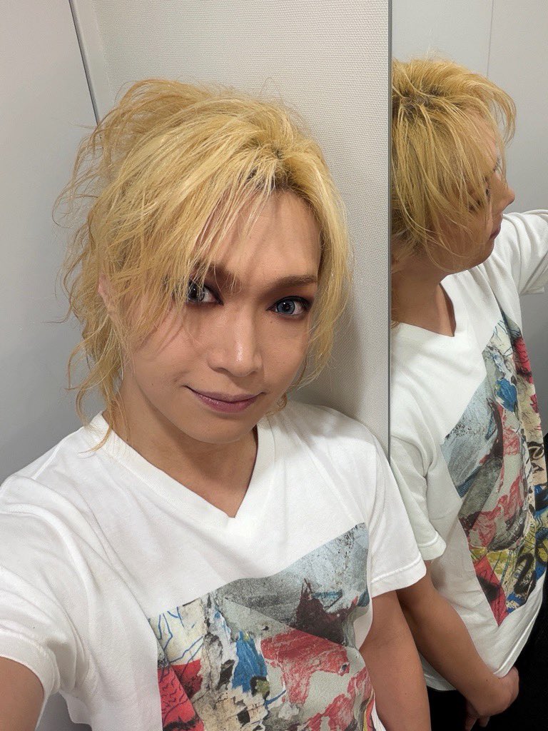 kiryuintw's tweet image. ゴールデンボンバー全国ツアー「喜矢武豊」札幌公演1日目でした！皆さんありがとうございました(^-^)
凄く盛り上がってくれてありがたいぜ🙌無事燃え尽きました🔥
明日もあるからしっかり休んで回復するね！🛌
画像は今日食べたスープカレーです😊🍛
明日も頑張ります！💪
#喜矢武豊
