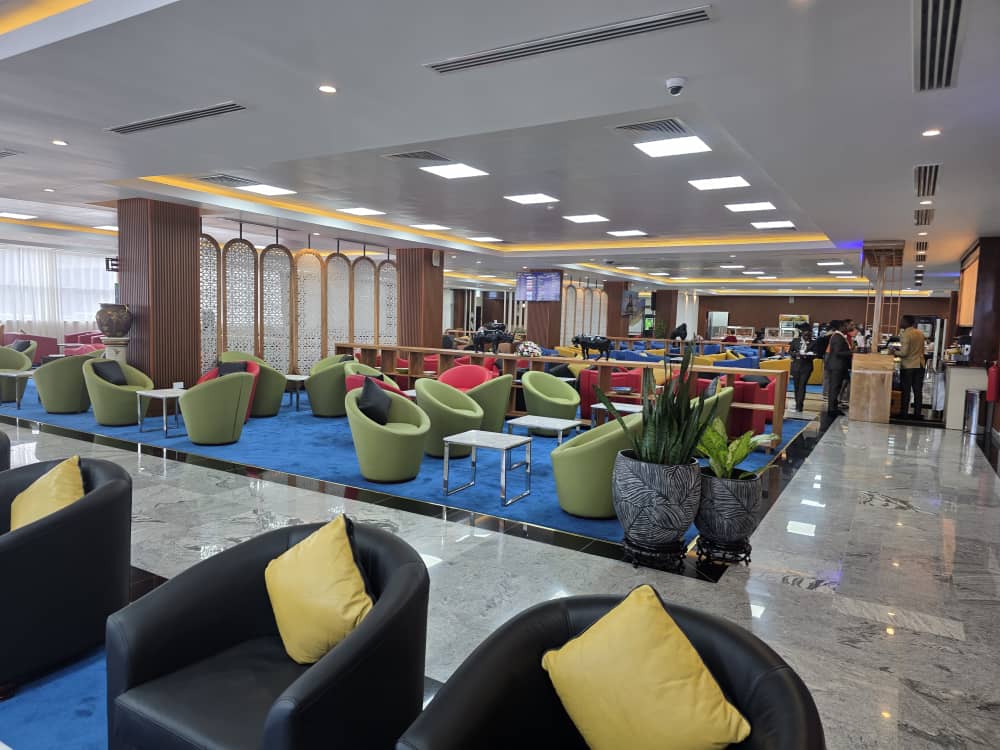 GideonSsekidde's tweet image. Entebbe International Airport just leveled up! The new business class lounge is a game-changer, elevating Uganda&apos;s aviation standards. Kudos to CAA &amp;amp; Ministry of Works and Transport! #BusinessClass #EntebbeAirport #UgandaAviation
#GoldenPosts
