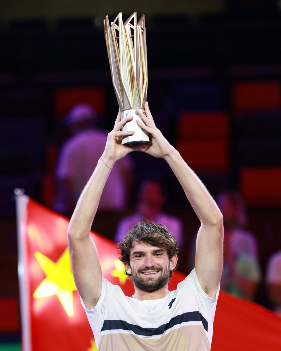 WeAreTennisTR's tweet image. Elemelerden gelip şampiyon olmak. ✅

Vacherot, Shanghai Masters şampiyonu. 💫

Hayaldi, gerçek oldu.

#ShanghaiMasters