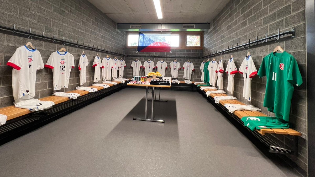 ceskarepre_eng's tweet image. Liechtenstein U19 🇱🇮🇨🇿 #CZEU19, kick-off at 16:00. 

📺 Stream ▶️ youtube.com/watch?v=uR7U7i…