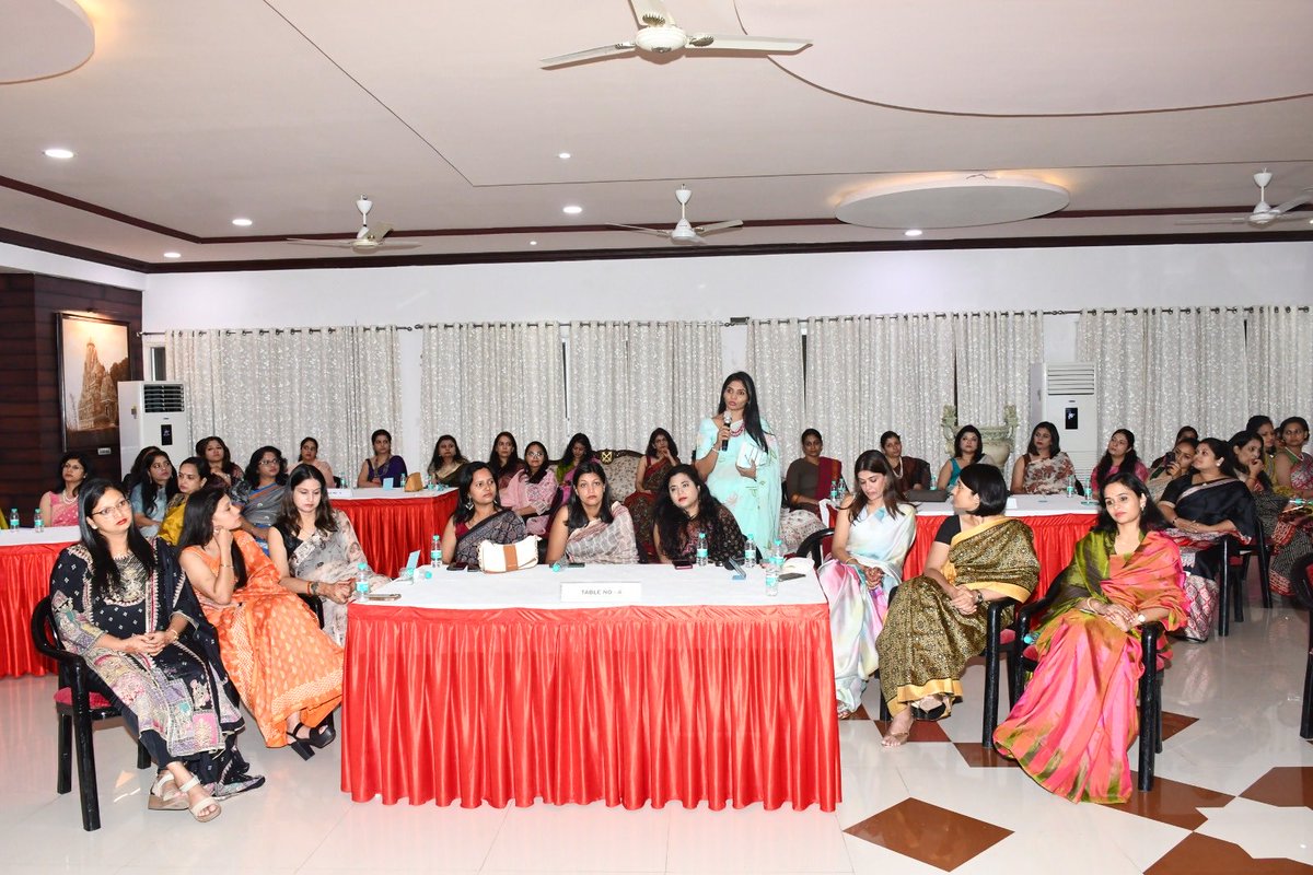 ia_awc's tweet image. #AWC's interactive session with Ms Geetika Lidder inspires & broadens the horizons of army spouses, boosting their confidence to navigate challenges & thrive in multifaceted roles.
@adgpi @artrac_ia @OfficialAwwa