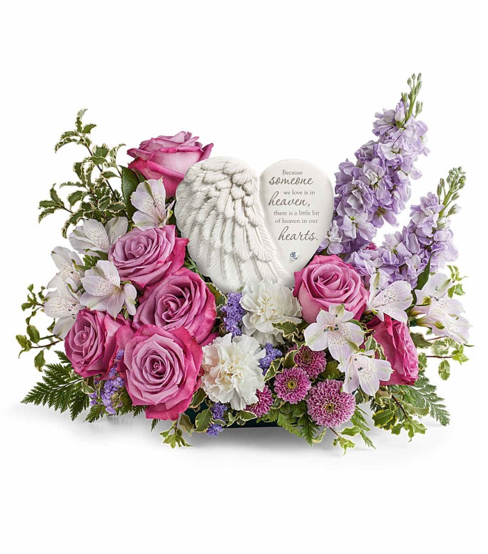 MayfieldFlorist's tweet image. "Remembering Love Bouquet" is a heartfelt tribute to a cherished life.🌸💜
Soothing blooms surrounds Heaven's Heart Keepsake➖a delicate angel wing and inscription, this keepsake offers comfort & love.
#MayfieldFlorist #SympathyFlowers #Keepsake #HeartfeltTribute #TucsonFlorist