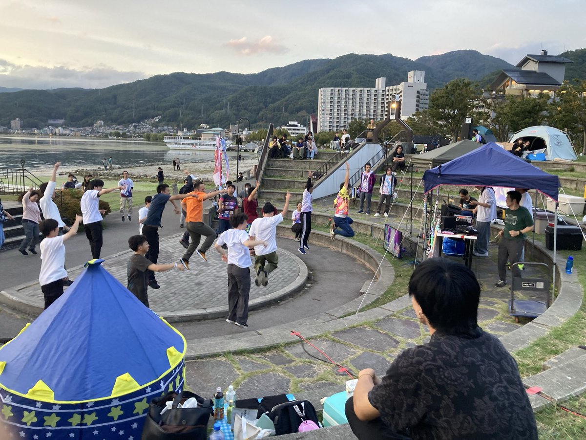 本日は諏訪湖で行われた #このすわ さんのイベントにお邪魔させていただきチラシ配布をさせていただきました！

チラシを受け取っていただきました皆様！本当にありがとうございました。
既にイベントの事を知っている方や応援の言葉をかけていただき身が引き締まる思いです💦