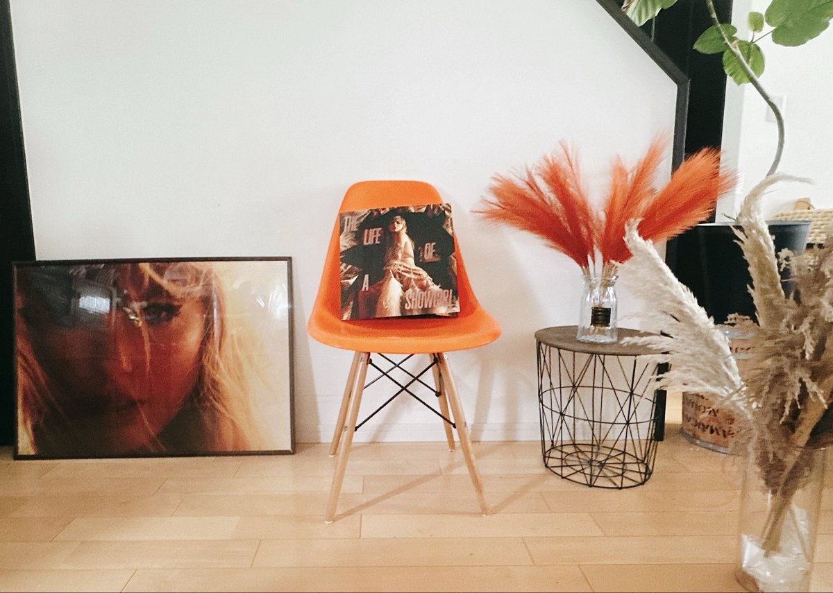 abby__swiftie's tweet image. TARGETのPINK vinylのポスター
少しおってしまったけど。。
A1ポスターフレームに入れたら良い感じ👍🏻︎︎
巨大Taylorしばらくリビングで拝みます！！良き❣️❣️
 #tsthelifeofashowgirl