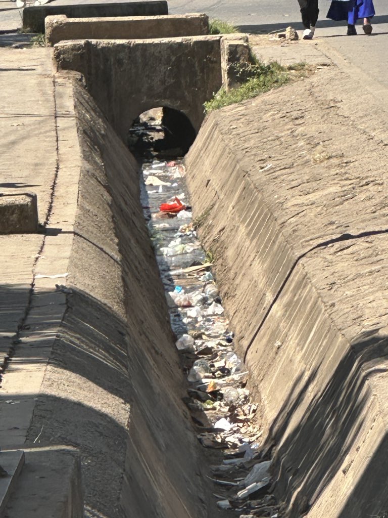 Alfayaz11's tweet image. For weeks upon weeks, and for years now, I have spoken about how our city is regressing. The pictures in the thread say it all, every week it gets worse, and nothing changes even after exposing the rot.

I’ve said it over a million times: our environment is a collective…