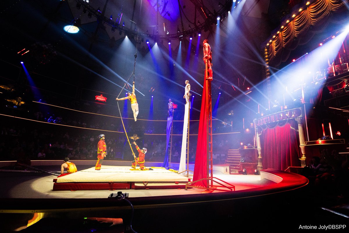 PompiersParis's tweet image. 📸 Retour en images sur la grande première du Cirque Bouglione !

Nos sapeurs-pompiers de Paris étaient sur scène pour un show impressionnant, engagé et plein d’énergie ! 🔥

Une belle occasion de mettre en lumière les valeurs qui nous animent : esprit d’équipe, rigueur et…