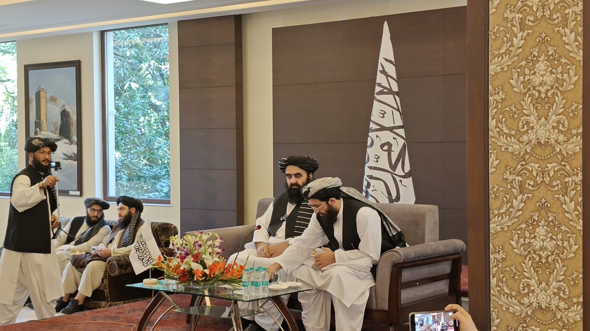 siddhantvm's tweet image. Afghan Embassy Briefing Begins with Taliban Flag in the backdrop