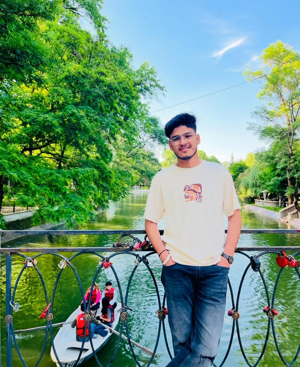 Indiagk3's tweet photo. URGENT APPEAL to

@PMOIndia
@DrSJaishankar
@rajgovt @RajCMO
@BhajanlalBjp
@TikaRamJullyINC
Rahul Ghosaliya, S/o Ex-Armyman Shri Banshidhar Ghosaliya, from Village in Shahpura tehsil, Jaipur (Rajasthan), is currently a 5th yearMBBS student in Kazakhstan

#SaveRahulFMGEKZ https://t.co/rEWX4xO3S4