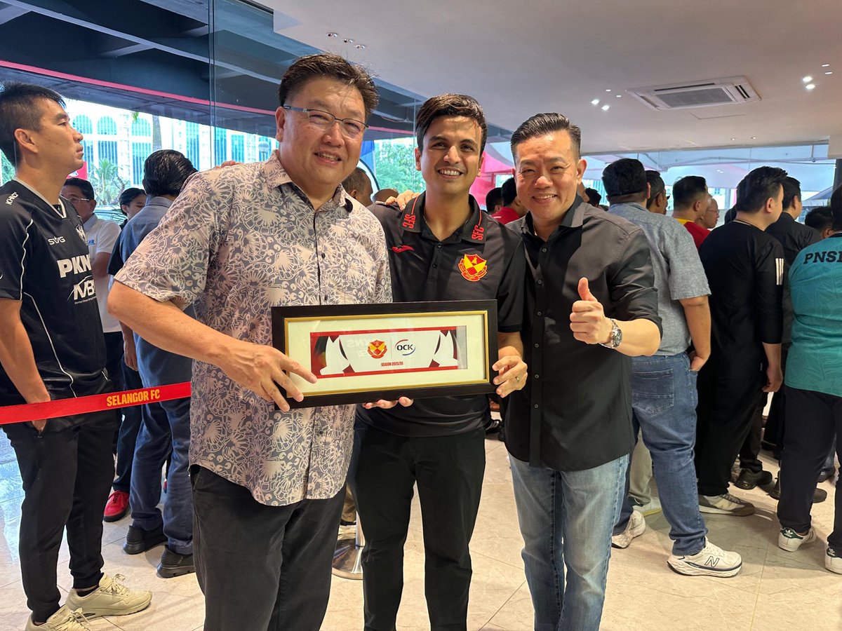 OCKGroup's tweet photo. OCK is an Official Bronze Partner for @selangorfc ⚽️ 

#OCKGroup #SelangorFC https://t.co/tL5lxGujKp