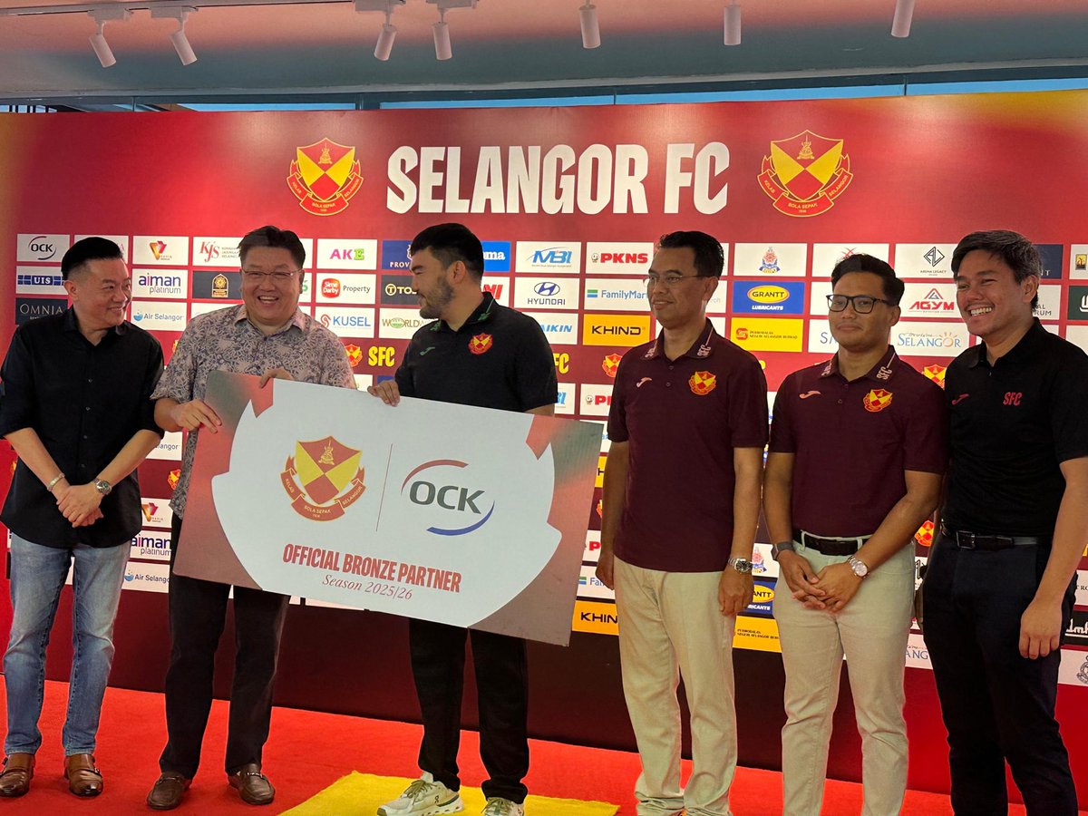 OCKGroup's tweet photo. OCK is an Official Bronze Partner for @selangorfc ⚽️ 

#OCKGroup #SelangorFC https://t.co/tL5lxGujKp